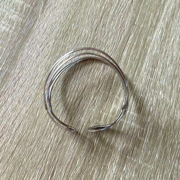 NWOT … Unique Silver Plated Cuff Bracelet - Picture 3 of 3